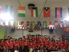 校服品牌千万，为何独选欧迈